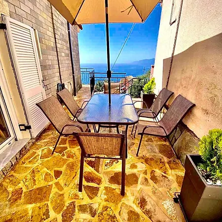 Janos Seeview House بيت للعطل